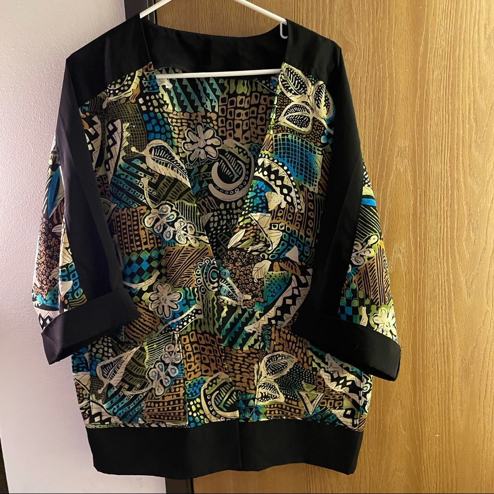 V neck blouse with abstract print